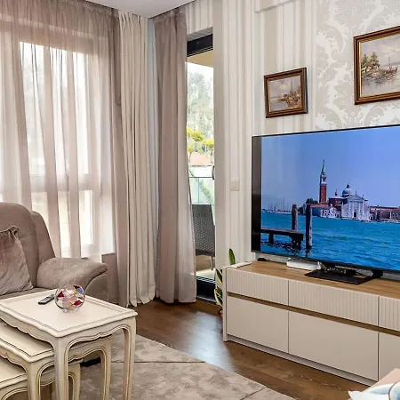 Your Relaxing In Evksinograd - 1br With Parking Space By Flat Manаger Apartamento